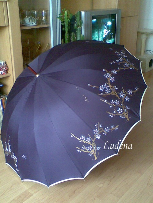deštník s motivem sakury